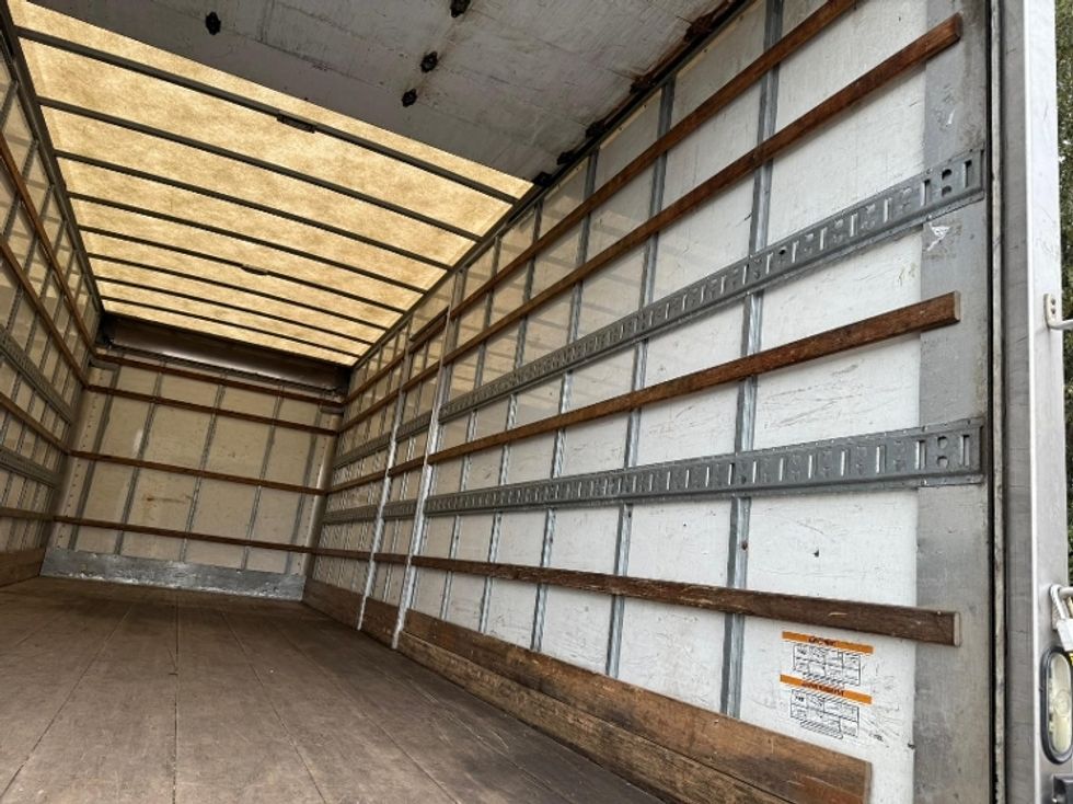 Medium Duty Box Truck-Light and Medium Duty Trucks-International-2018-4300-Burnaby-BC-181,383\n\t\tkm-$ 59,250 - Image 10