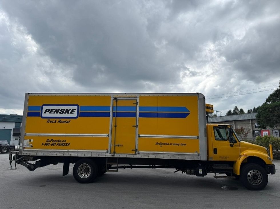 2018 International 4300 DuraStar 4300 photo 10