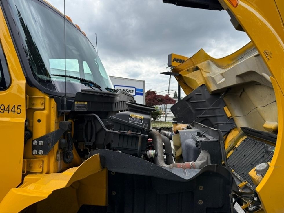 Medium Duty Box Truck-Light and Medium Duty Trucks-International-2018-4300-Burnaby-BC-181,383\n\t\tkm-$ 59,250 - Image 18