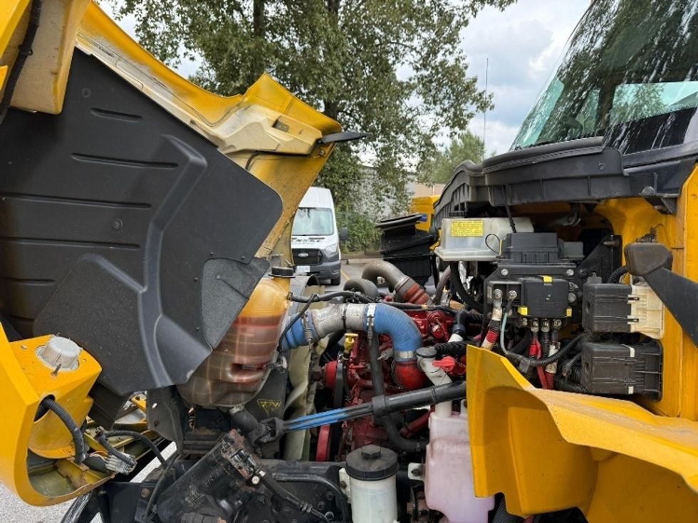 Medium Duty Box Truck-Light and Medium Duty Trucks-International-2018-4300-Burnaby-BC-181,383\n\t\tkm-$ 59,250 - Image 19