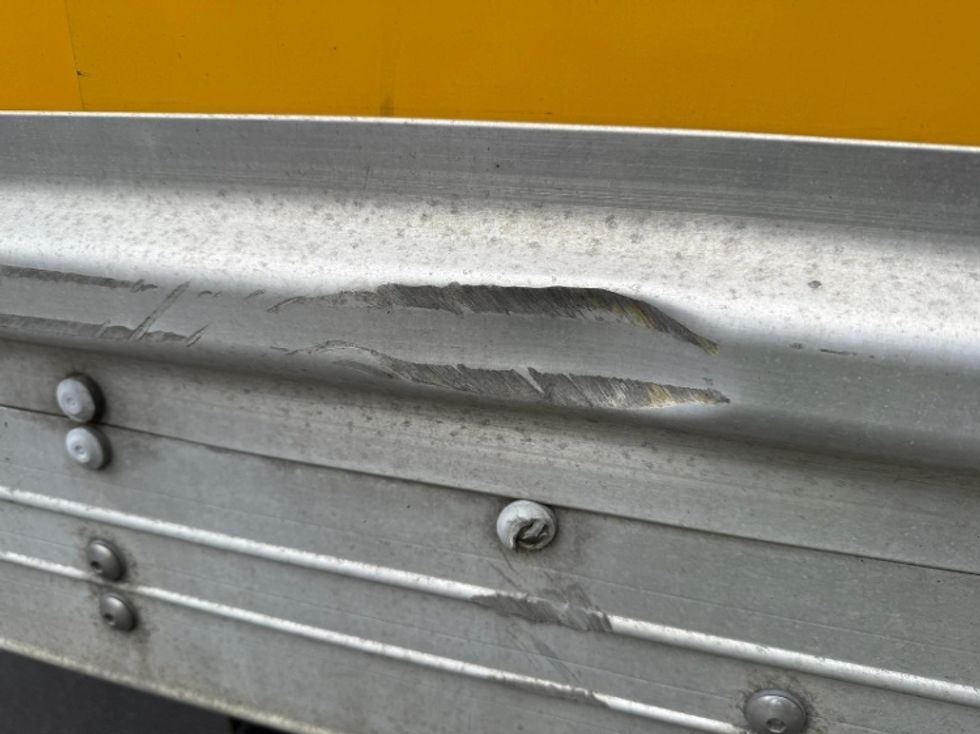 Medium Duty Box Truck-Light and Medium Duty Trucks-International-2018-4300-Burnaby-BC-181,383\n\t\tkm-$ 59,250 - Image 21