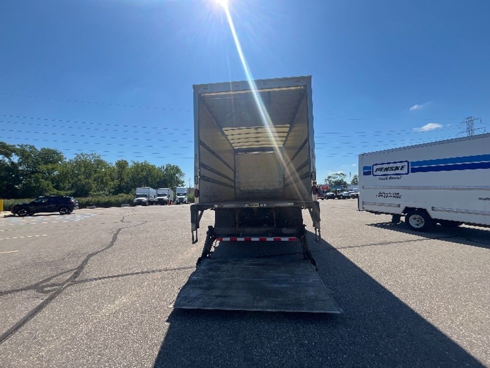 Medium Duty Box Truck-Light and Medium Duty Trucks-International-2018-4300-Byron Center-MI-205,880\n\t\tmiles-$ 29,250 - Image 10