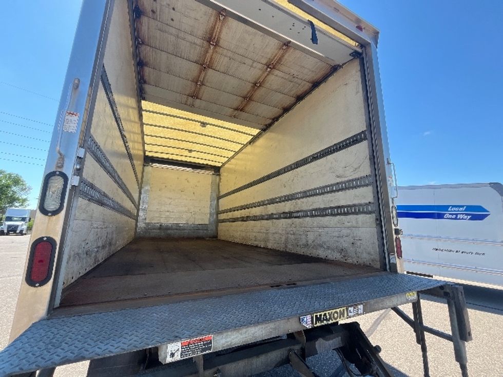 Medium Duty Box Truck-Light and Medium Duty Trucks-International-2018-4300-Byron Center-MI-205,880\n\t\tmiles-$ 29,250 - Image 12