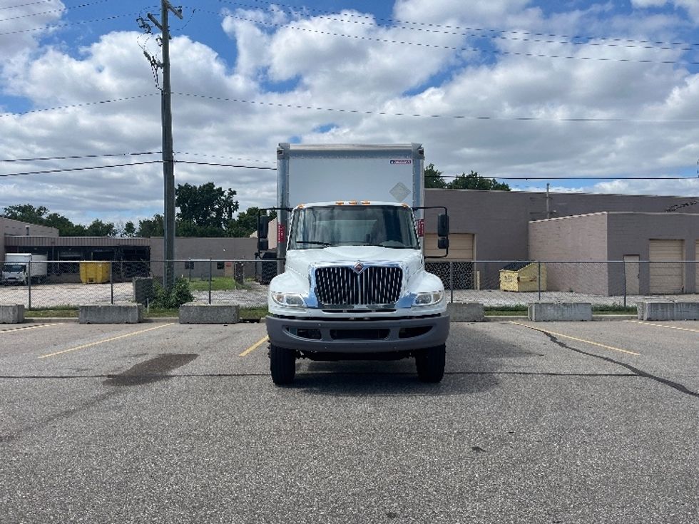 Medium Duty Box Truck-Light and Medium Duty Trucks-International-2018-4300-Byron Center-MI-205,880\n\t\tmiles-$ 29,250 - Image 2