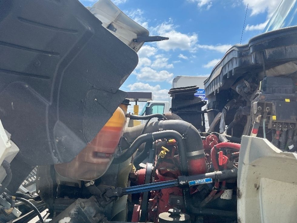 Medium Duty Box Truck-Light and Medium Duty Trucks-International-2018-4300-Byron Center-MI-205,880\n\t\tmiles-$ 29,250 - Image 22