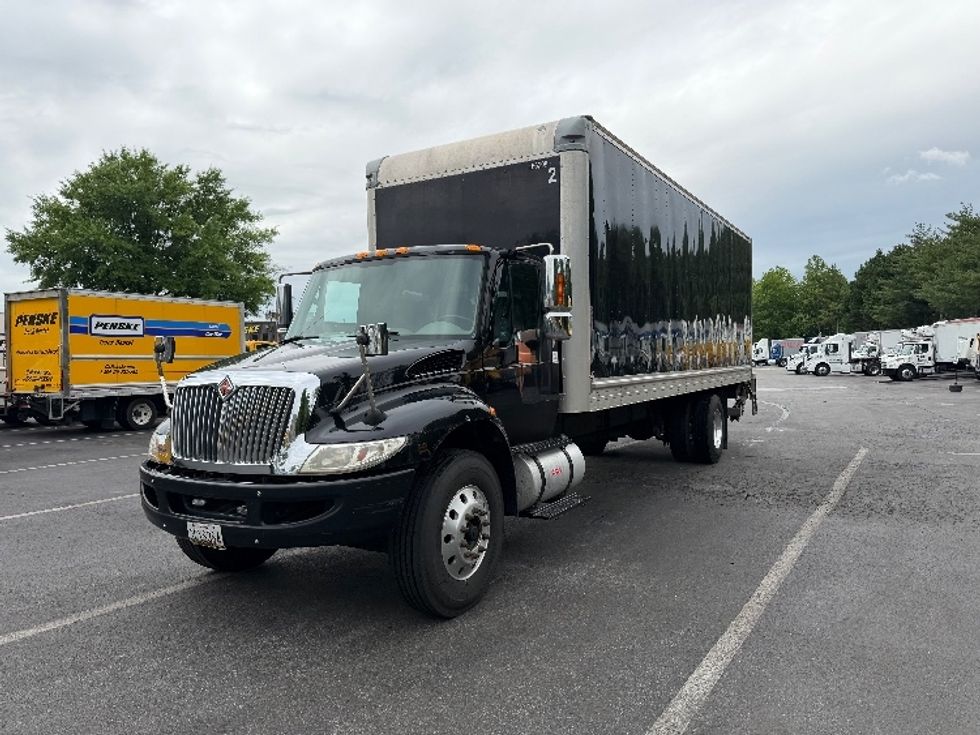 Medium Duty Box Truck-Light and Medium Duty Trucks-International-2018-4300-Capitol Heights-MD-122,128\n\t\tmiles-$ 52,250 - Image 3