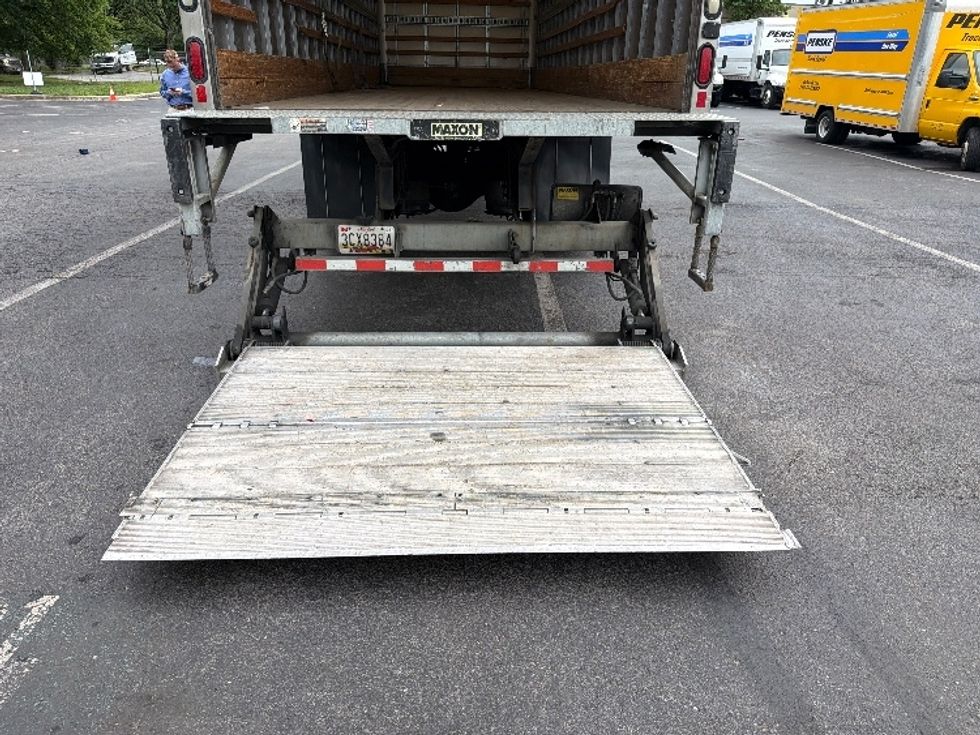 Medium Duty Box Truck-Light and Medium Duty Trucks-International-2018-4300-Capitol Heights-MD-122,128\n\t\tmiles-$ 52,250 - Image 9