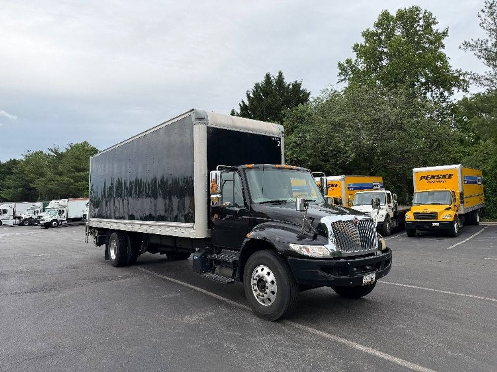Medium Duty Box Truck-Light and Medium Duty Trucks-International-2018-4300-Capitol Heights-MD-122,128\n\t\tmiles-$ 52,250 - Image 1