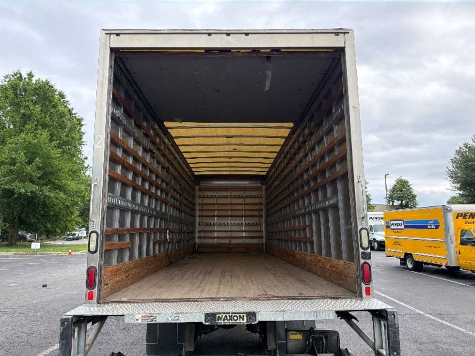 Medium Duty Box Truck-Light and Medium Duty Trucks-International-2018-4300-Capitol Heights-MD-122,128\n\t\tmiles-$ 52,250 - Image 8