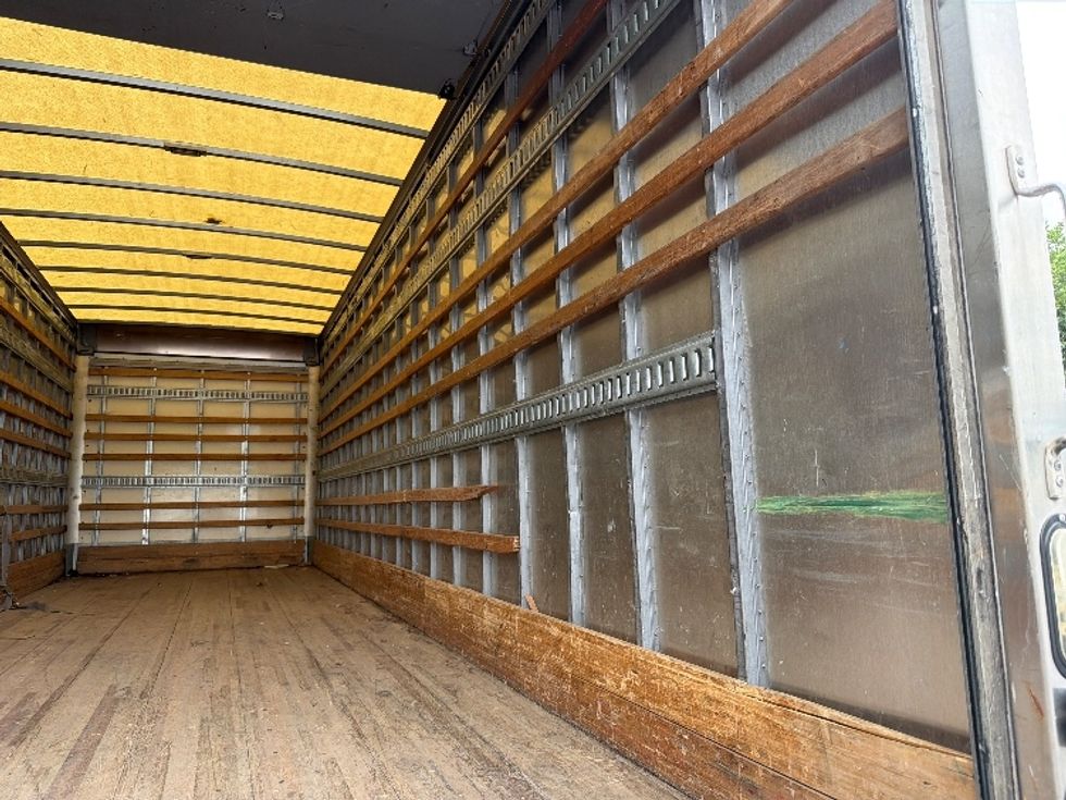 Medium Duty Box Truck-Light and Medium Duty Trucks-International-2018-4300-Capitol Heights-MD-122,128\n\t\tmiles-$ 52,250 - Image 12