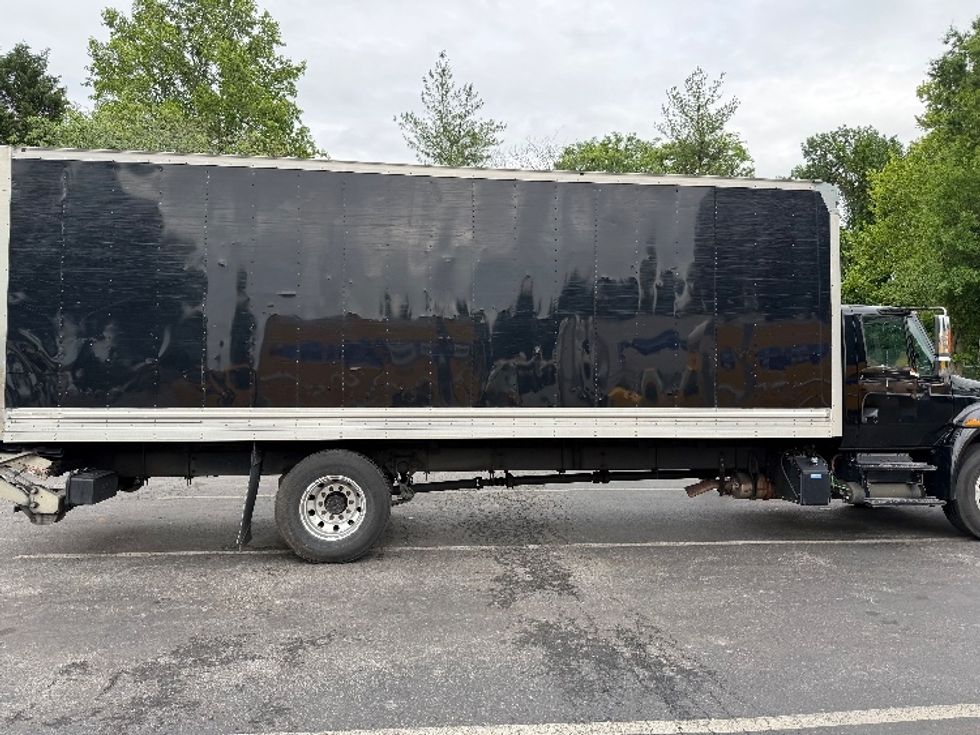 Medium Duty Box Truck-Light and Medium Duty Trucks-International-2018-4300-Capitol Heights-MD-122,128\n\t\tmiles-$ 52,250 - Image 14