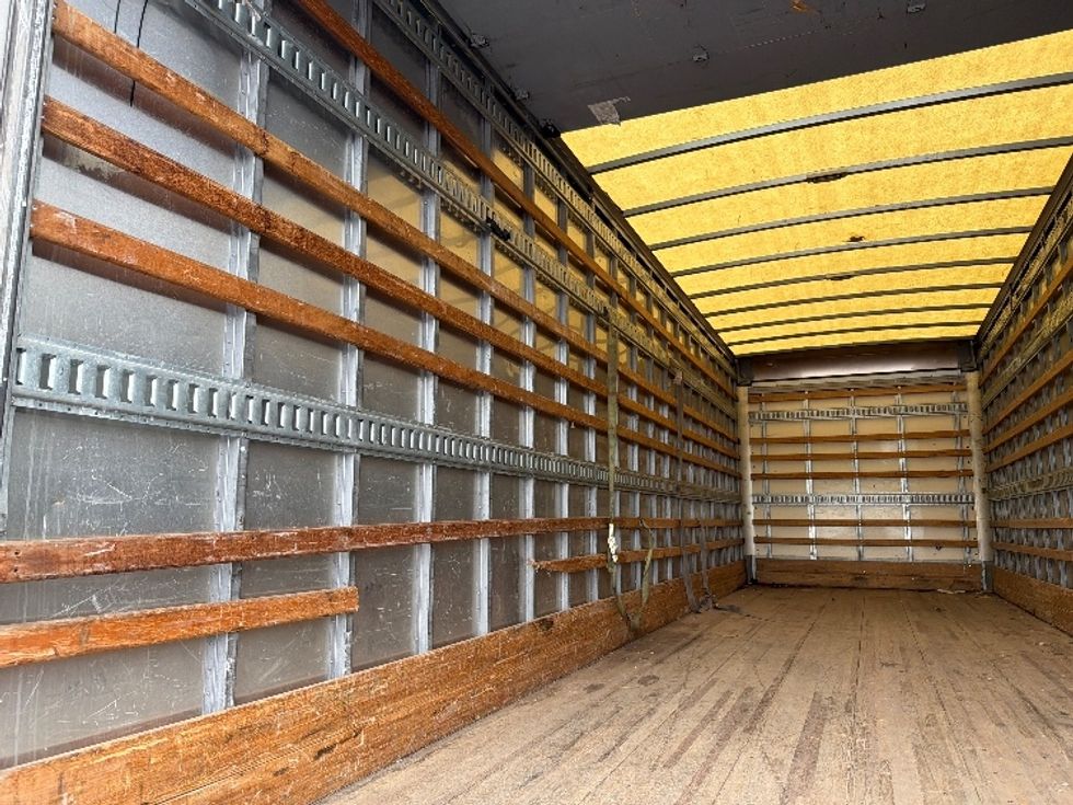 Medium Duty Box Truck-Light and Medium Duty Trucks-International-2018-4300-Capitol Heights-MD-122,128\n\t\tmiles-$ 52,250 - Image 11
