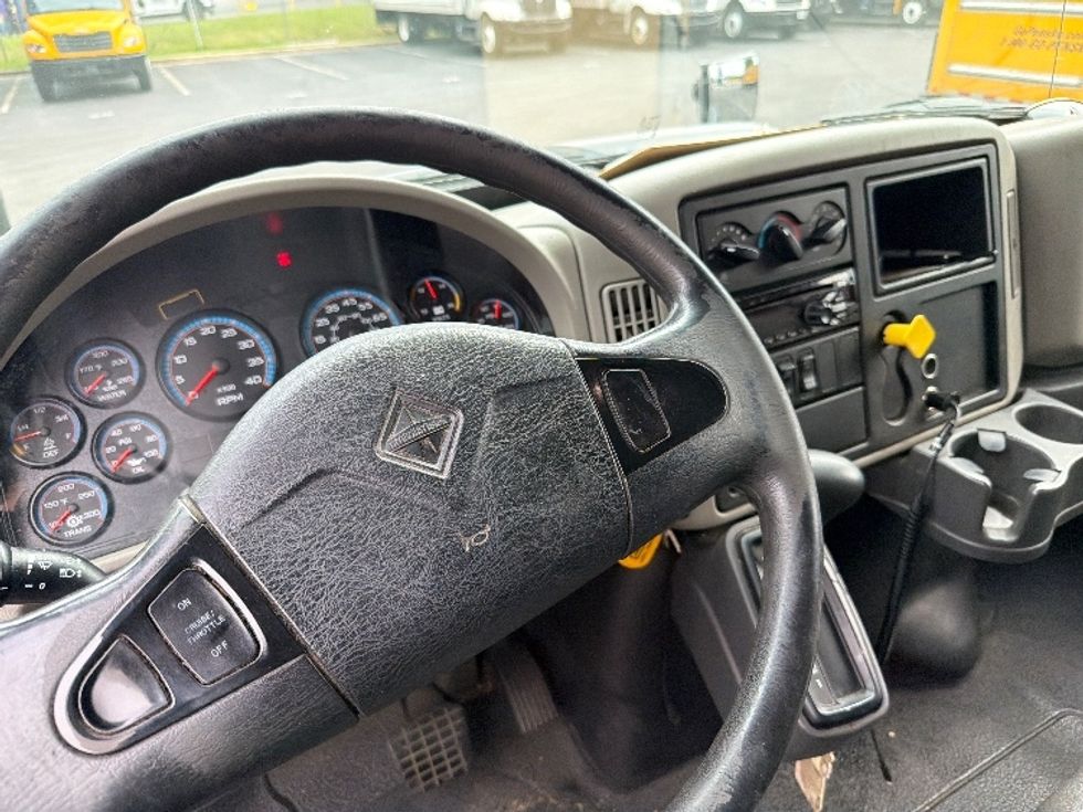 Medium Duty Box Truck-Light and Medium Duty Trucks-International-2018-4300-Capitol Heights-MD-122,128\n\t\tmiles-$ 52,250 - Image 18