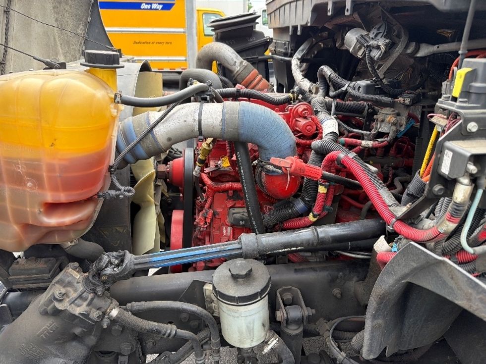 Medium Duty Box Truck-Light and Medium Duty Trucks-International-2018-4300-Capitol Heights-MD-122,128\n\t\tmiles-$ 52,250 - Image 23