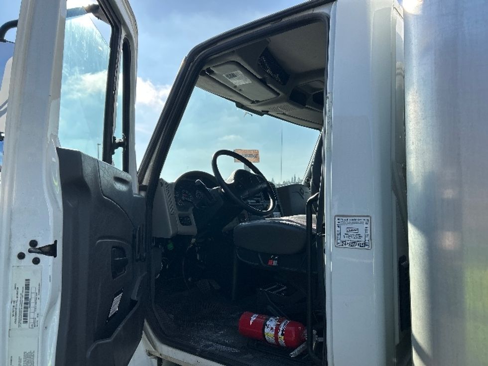 Medium Duty Box Truck-Light and Medium Duty Trucks-International-2018-4300-Clackamas-OR-139,726\n\t\tmiles-$ 46,000 - Image 13