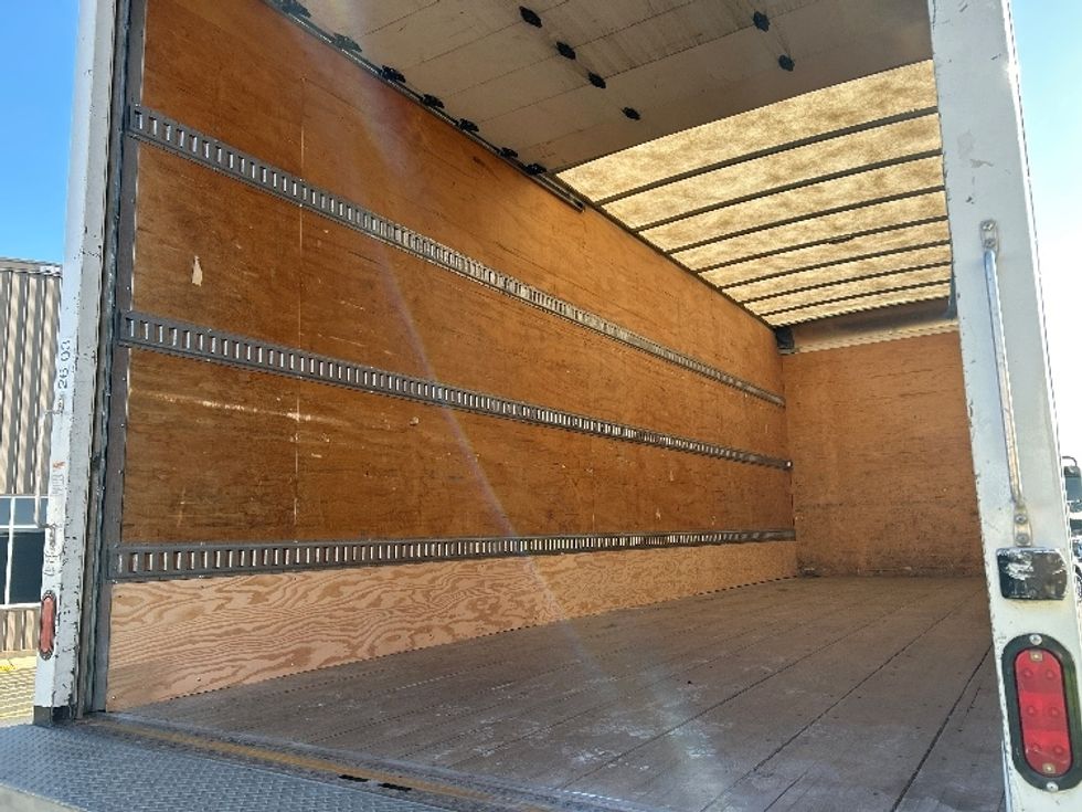 Medium Duty Box Truck-Light and Medium Duty Trucks-International-2018-4300-Clackamas-OR-139,726\n\t\tmiles-$ 46,000 - Image 14