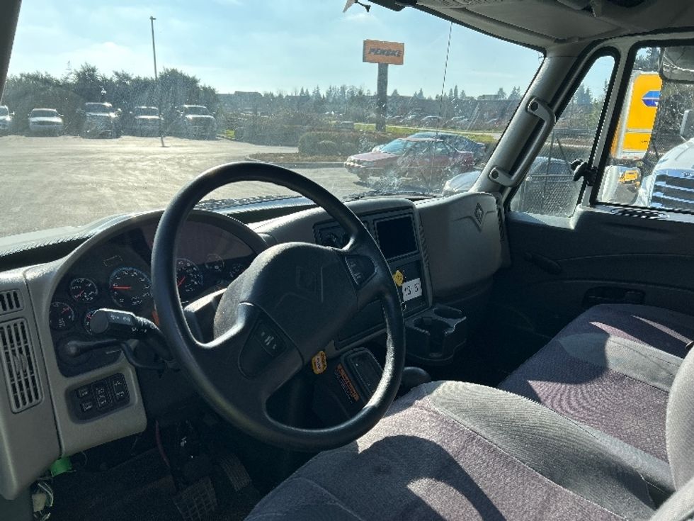 Medium Duty Box Truck-Light and Medium Duty Trucks-International-2018-4300-Clackamas-OR-139,726\n\t\tmiles-$ 46,000 - Image 17