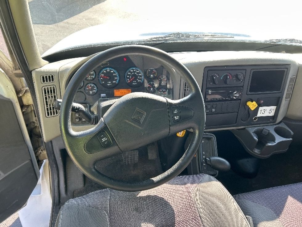 Medium Duty Box Truck-Light and Medium Duty Trucks-International-2018-4300-Clackamas-OR-139,726\n\t\tmiles-$ 46,000 - Image 18