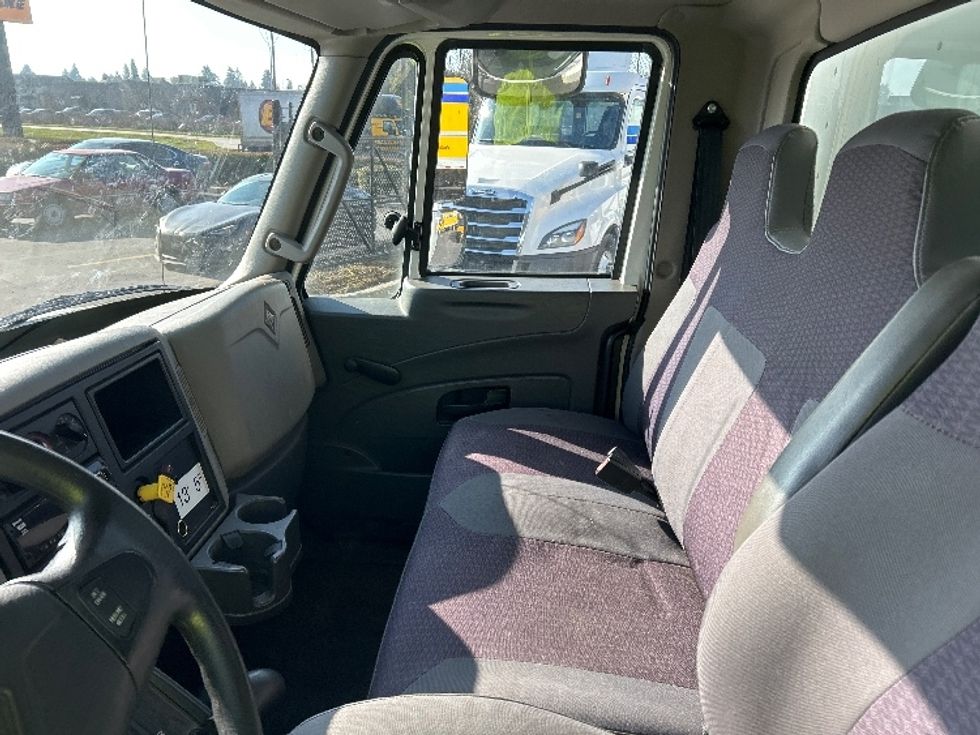 Medium Duty Box Truck-Light and Medium Duty Trucks-International-2018-4300-Clackamas-OR-139,726\n\t\tmiles-$ 46,000 - Image 19