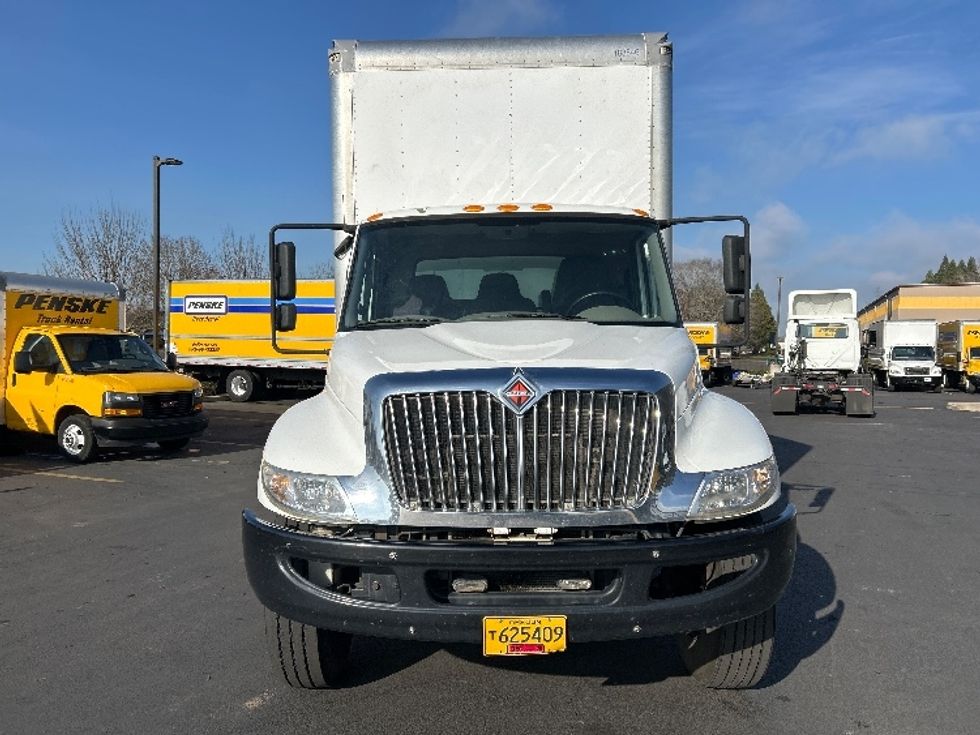 Medium Duty Box Truck-Light and Medium Duty Trucks-International-2018-4300-Clackamas-OR-139,726\n\t\tmiles-$ 46,000 - Image 2