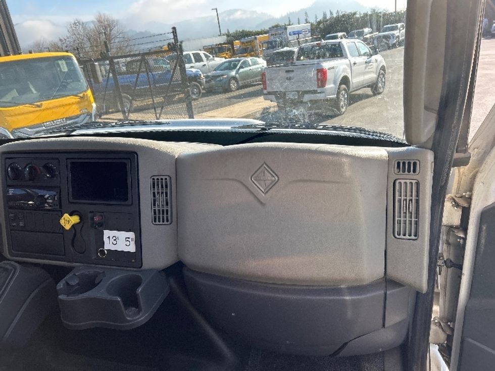 Medium Duty Box Truck-Light and Medium Duty Trucks-International-2018-4300-Clackamas-OR-139,726\n\t\tmiles-$ 46,000 - Image 21