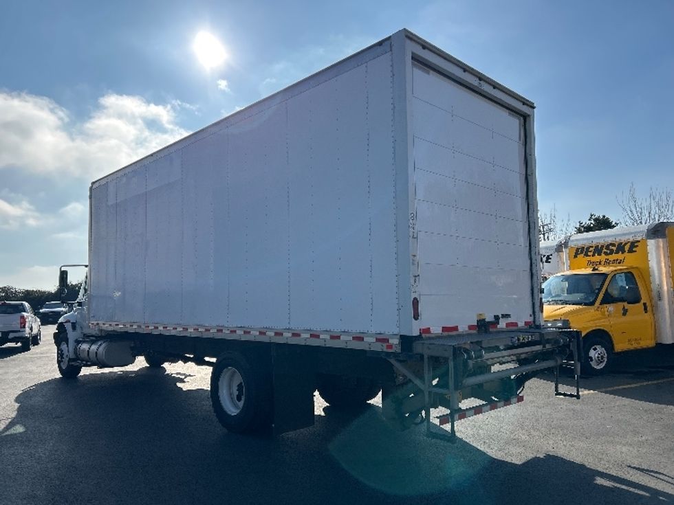 Medium Duty Box Truck-Light and Medium Duty Trucks-International-2018-4300-Clackamas-OR-139,726\n\t\tmiles-$ 46,000 - Image 6