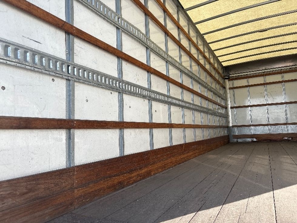 Medium Duty Box Truck-Light and Medium Duty Trucks-International-2018-4300-Columbus-OH-195,030\n\t\tmiles-$ 39,000 - Image 11