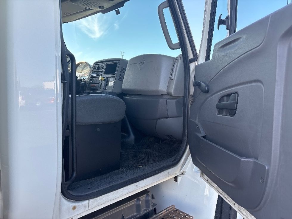 Medium Duty Box Truck-Light and Medium Duty Trucks-International-2018-4300-Columbus-OH-195,030\n\t\tmiles-$ 39,000 - Image 20