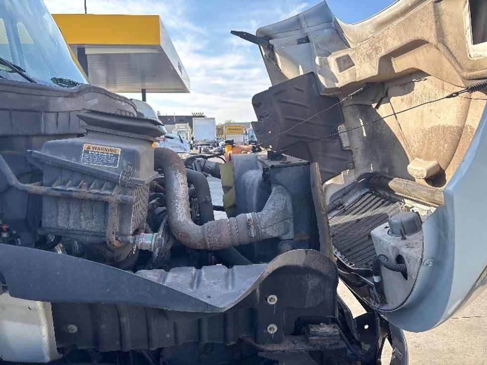 Medium Duty Box Truck-Light and Medium Duty Trucks-International-2018-4300-Columbus-OH-195,030\n\t\tmiles-$ 39,000 - Image 23