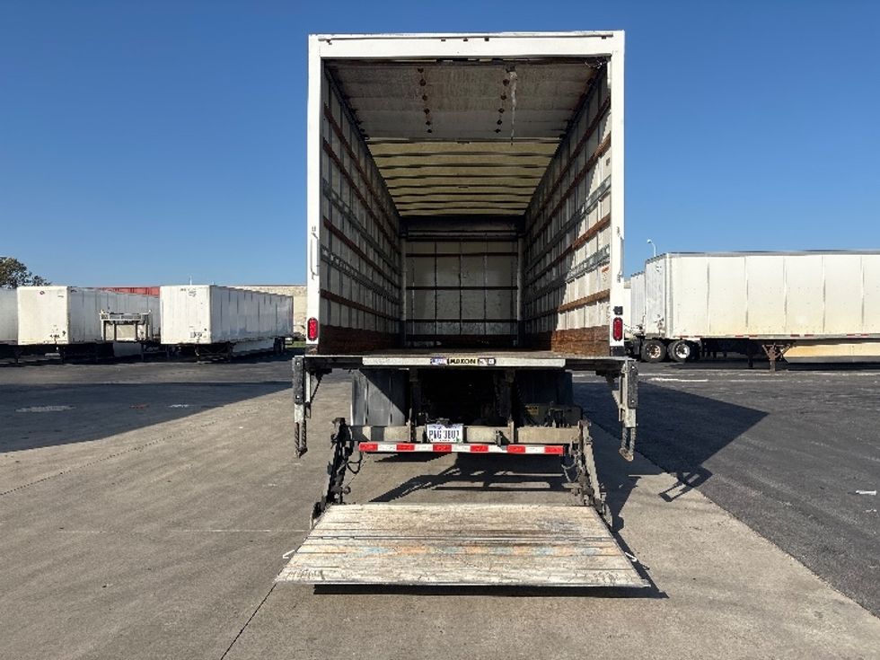 Medium Duty Box Truck-Light and Medium Duty Trucks-International-2018-4300-Columbus-OH-195,030\n\t\tmiles-$ 39,000 - Image 9