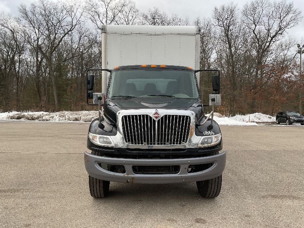 Medium Duty Box Truck-Light and Medium Duty Trucks-International-2018-4300-Conover-NC-199,339\n\t\tmiles-$ 36,500 - Image 2