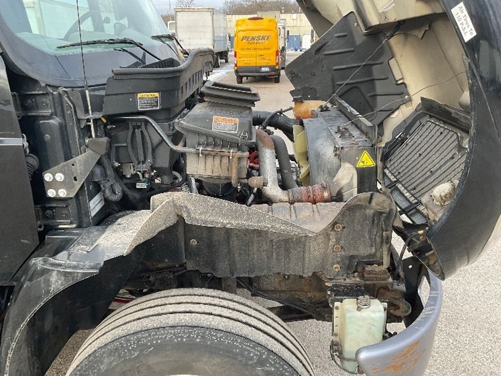 Medium Duty Box Truck-Light and Medium Duty Trucks-International-2018-4300-Conover-NC-199,339\n\t\tmiles-$ 36,500 - Image 23