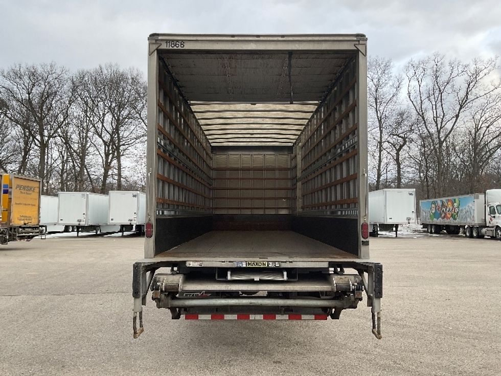 Medium Duty Box Truck-Light and Medium Duty Trucks-International-2018-4300-Conover-NC-199,339\n\t\tmiles-$ 36,500 - Image 8