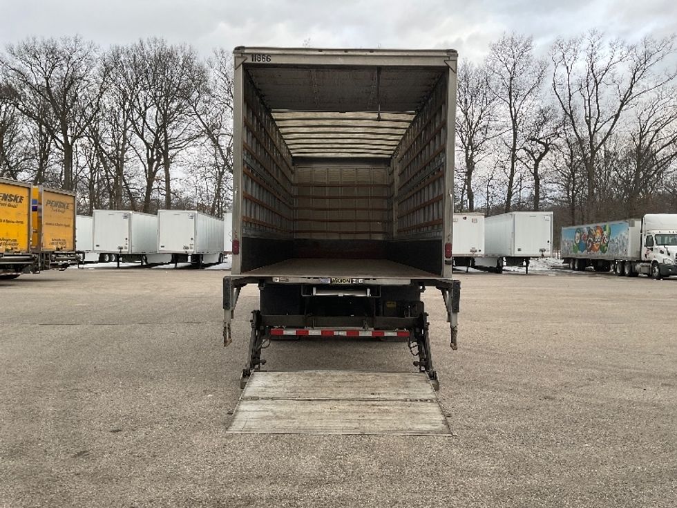 Medium Duty Box Truck-Light and Medium Duty Trucks-International-2018-4300-Conover-NC-199,339\n\t\tmiles-$ 36,500 - Image 9