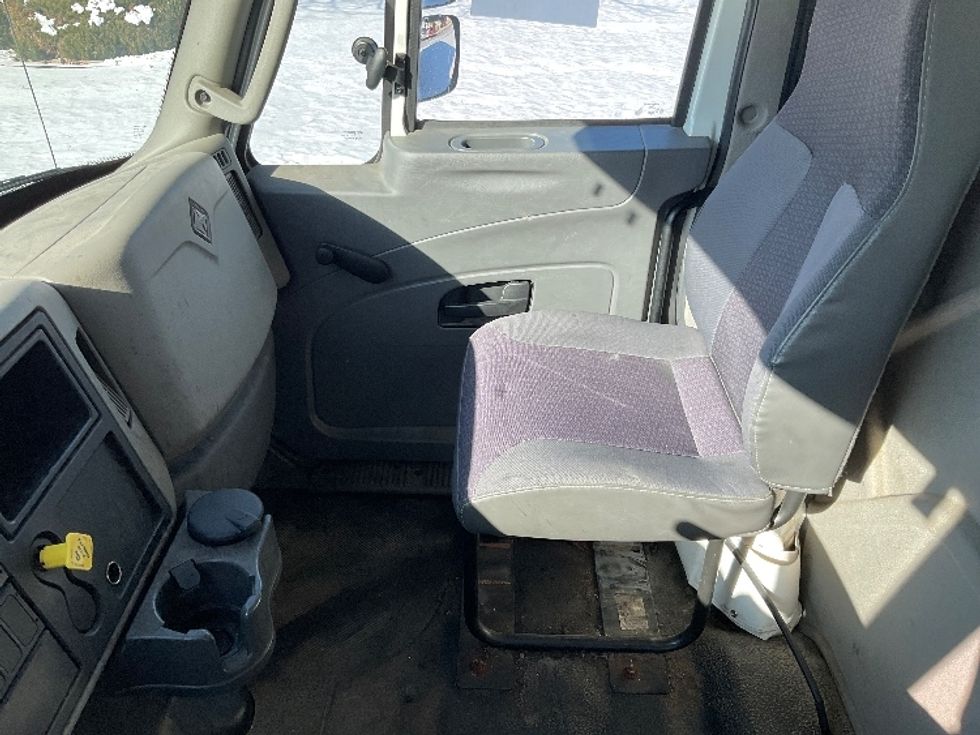Medium Duty Box Truck-Light and Medium Duty Trucks-International-2018-4300-De Pere-WI-259,531\n\t\tmiles-$ 29,500 - Image 18