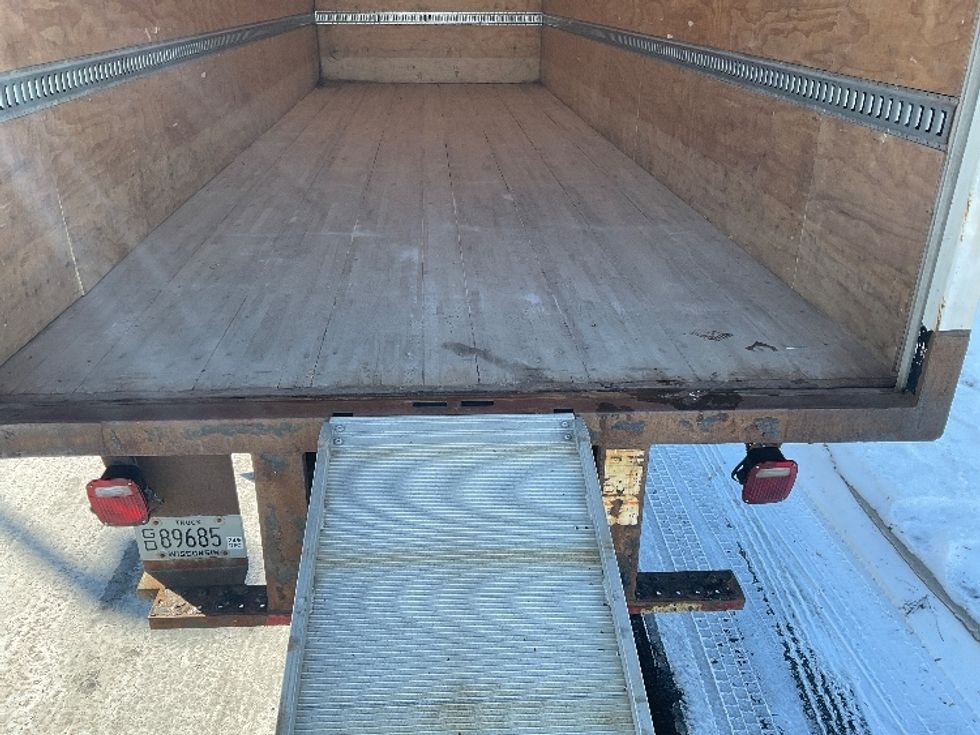 Medium Duty Box Truck-Light and Medium Duty Trucks-International-2018-4300-De Pere-WI-259,531\n\t\tmiles-$ 29,500 - Image 9