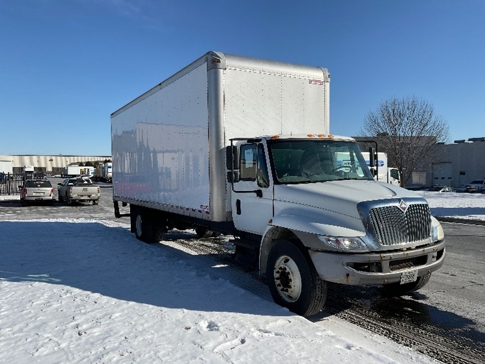 Medium Duty Box Truck-Light and Medium Duty Trucks-International-2018-4300-De Pere-WI-261,175\n\t\tmiles-$ 29,250 - Image 1