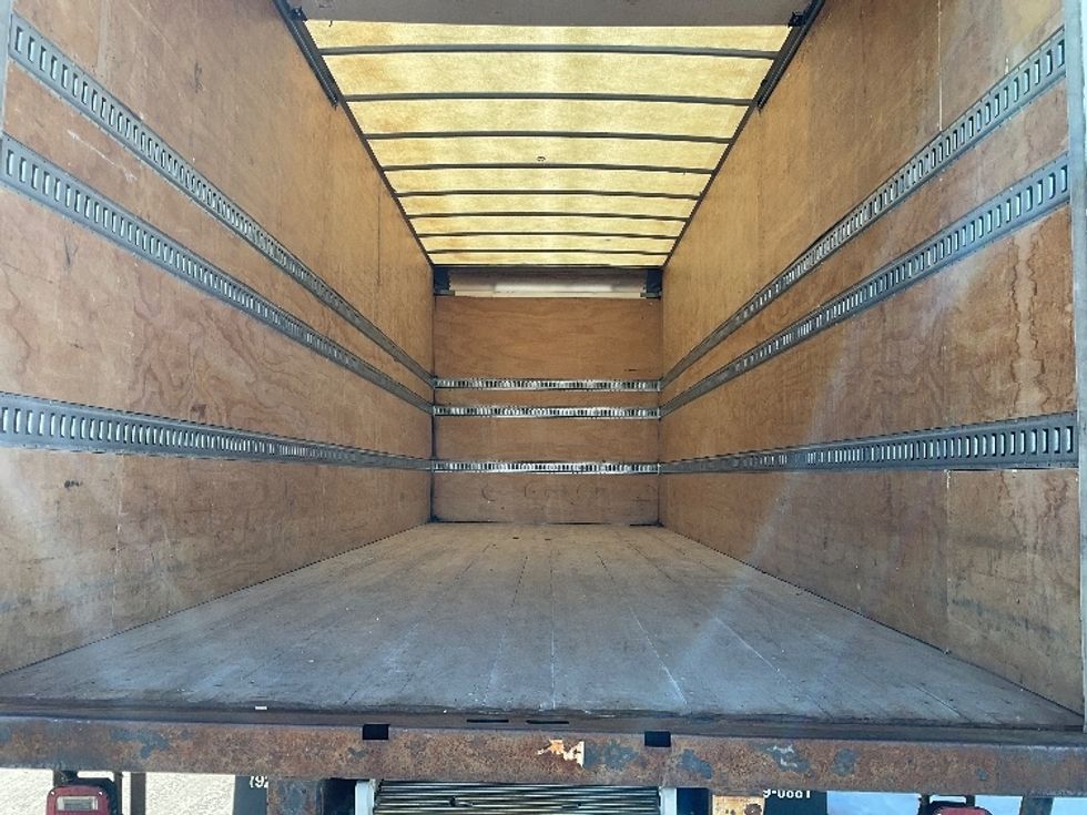 Medium Duty Box Truck-Light and Medium Duty Trucks-International-2018-4300-De Pere-WI-261,175\n\t\tmiles-$ 29,250 - Image 10