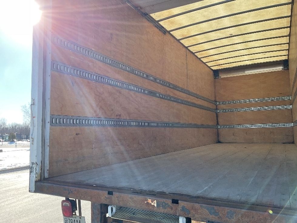 Medium Duty Box Truck-Light and Medium Duty Trucks-International-2018-4300-De Pere-WI-261,175\n\t\tmiles-$ 29,250 - Image 11