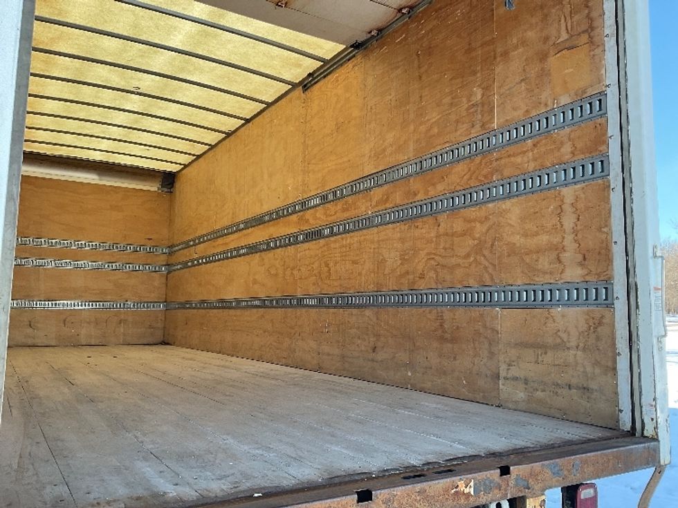 Medium Duty Box Truck-Light and Medium Duty Trucks-International-2018-4300-De Pere-WI-261,175\n\t\tmiles-$ 29,250 - Image 12