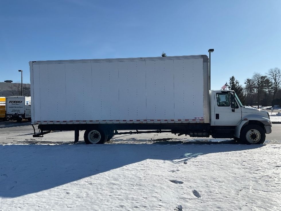 Medium Duty Box Truck-Light and Medium Duty Trucks-International-2018-4300-De Pere-WI-261,175\n\t\tmiles-$ 29,250 - Image 15