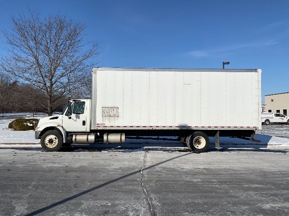 Medium Duty Box Truck-Light and Medium Duty Trucks-International-2018-4300-De Pere-WI-261,175\n\t\tmiles-$ 29,250 - Image 4