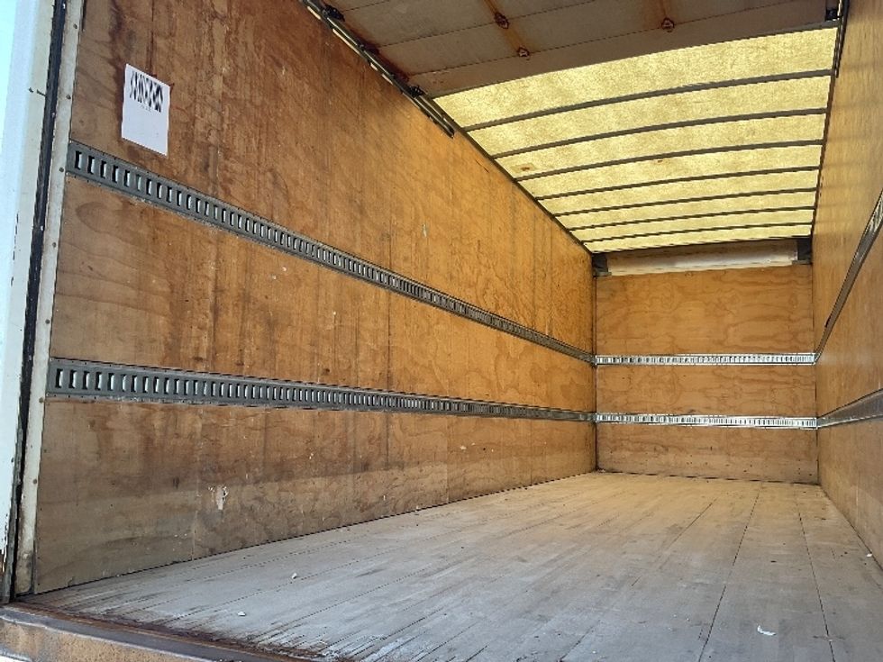 Medium Duty Box Truck-Light and Medium Duty Trucks-International-2018-4300-De Pere-WI-285,754\n\t\tmiles-$ 27,250 - Image 11