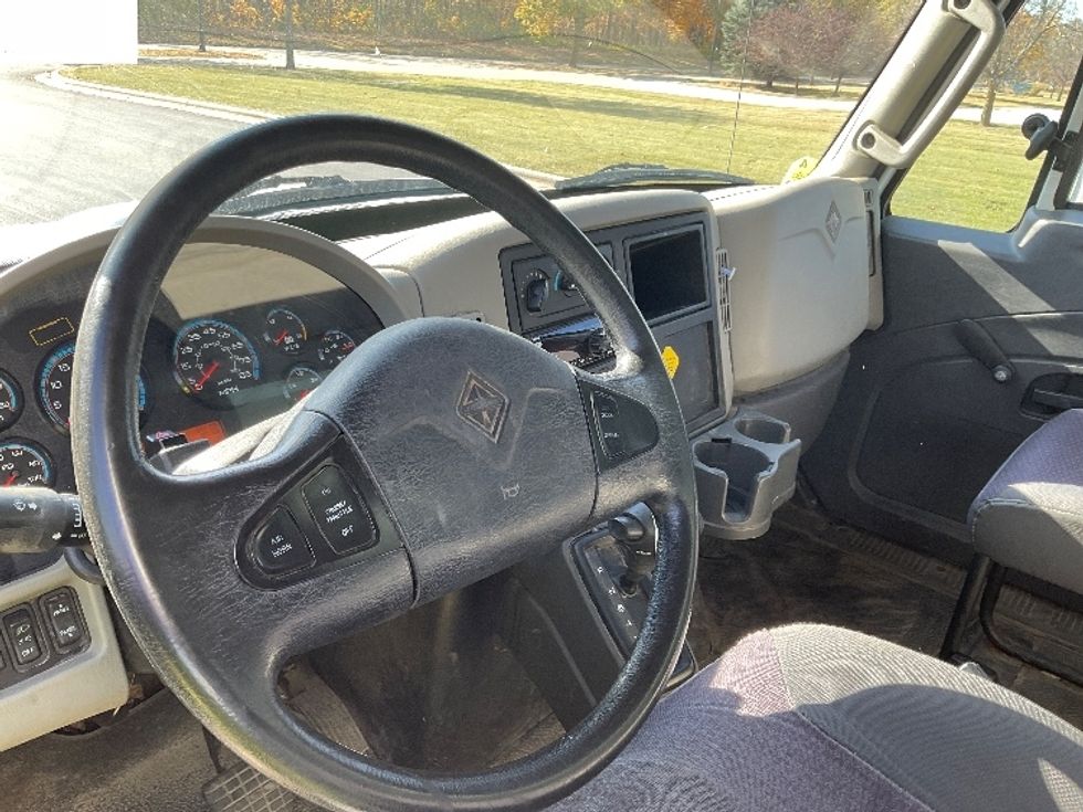 Medium Duty Box Truck-Light and Medium Duty Trucks-International-2018-4300-De Pere-WI-285,754\n\t\tmiles-$ 27,250 - Image 17