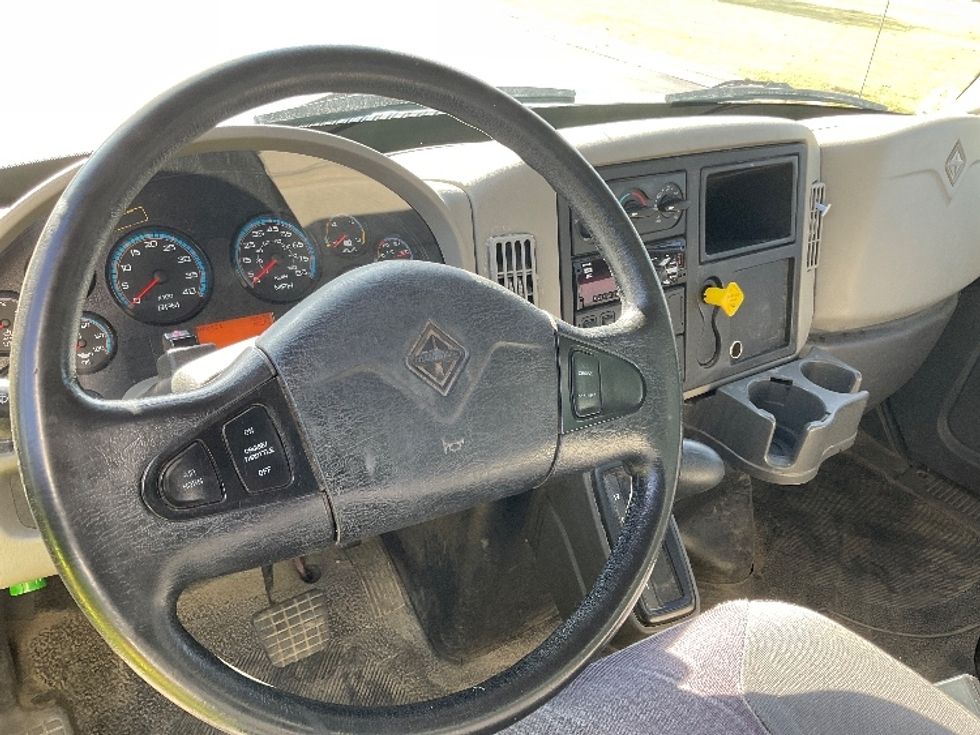 Medium Duty Box Truck-Light and Medium Duty Trucks-International-2018-4300-De Pere-WI-285,754\n\t\tmiles-$ 27,250 - Image 18