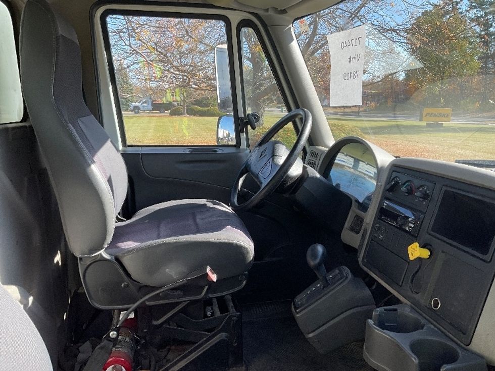 Medium Duty Box Truck-Light and Medium Duty Trucks-International-2018-4300-De Pere-WI-285,754\n\t\tmiles-$ 27,250 - Image 22