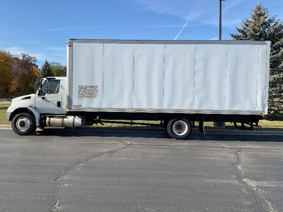 Medium Duty Box Truck-Light and Medium Duty Trucks-International-2018-4300-De Pere-WI-285,754\n\t\tmiles-$ 27,250 - Image 4
