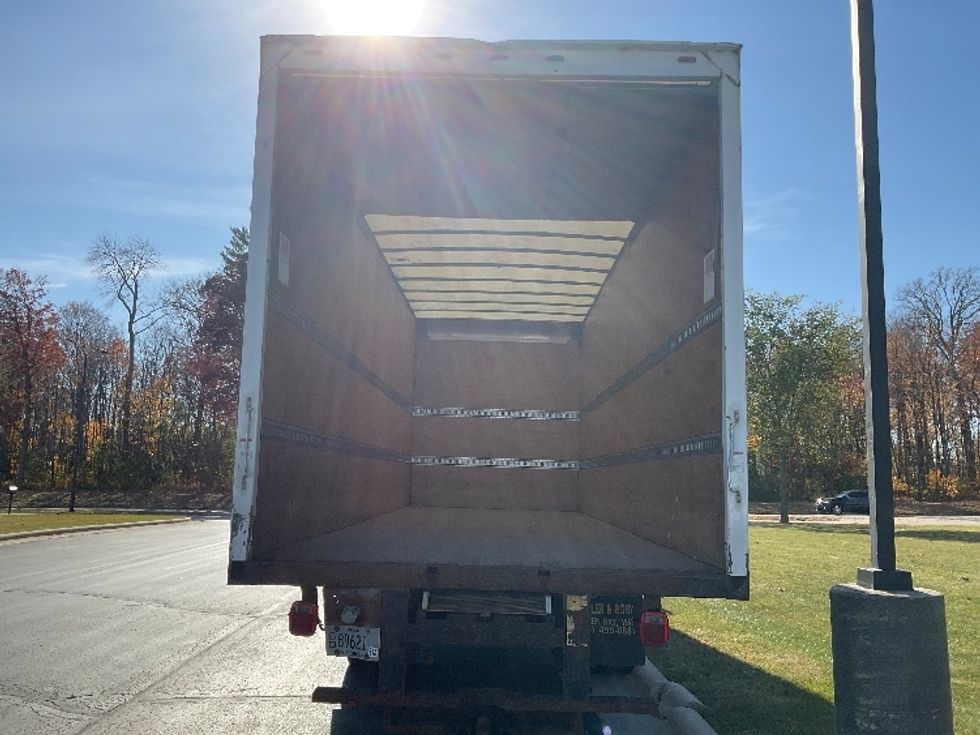 Medium Duty Box Truck-Light and Medium Duty Trucks-International-2018-4300-De Pere-WI-285,754\n\t\tmiles-$ 27,250 - Image 8