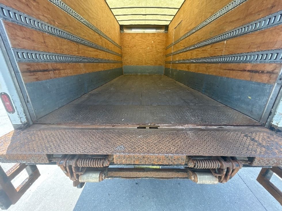 Medium Duty Box Truck-Light and Medium Duty Trucks-International-2018-4300-Des Moines-IA-101,545\n\t\tmiles-$ 43,500 - Image 10