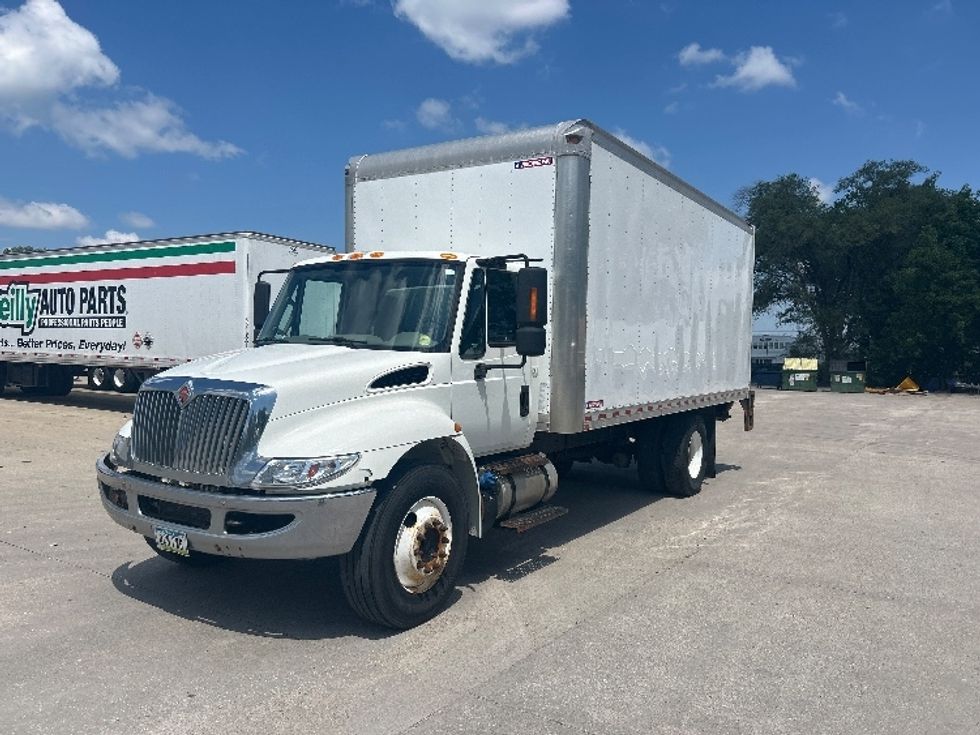 Medium Duty Box Truck-Light and Medium Duty Trucks-International-2018-4300-Des Moines-IA-101,545\n\t\tmiles-$ 43,500 - Image 3